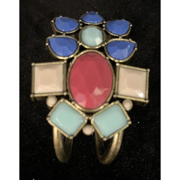 AVON NRT Deco Chunky Hinged Cuff Antique Gold Tone Bracelet Blues Pink - Picture 3 of 6